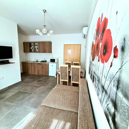 Regina Apartman Hegyko Ngoại thất bức ảnh