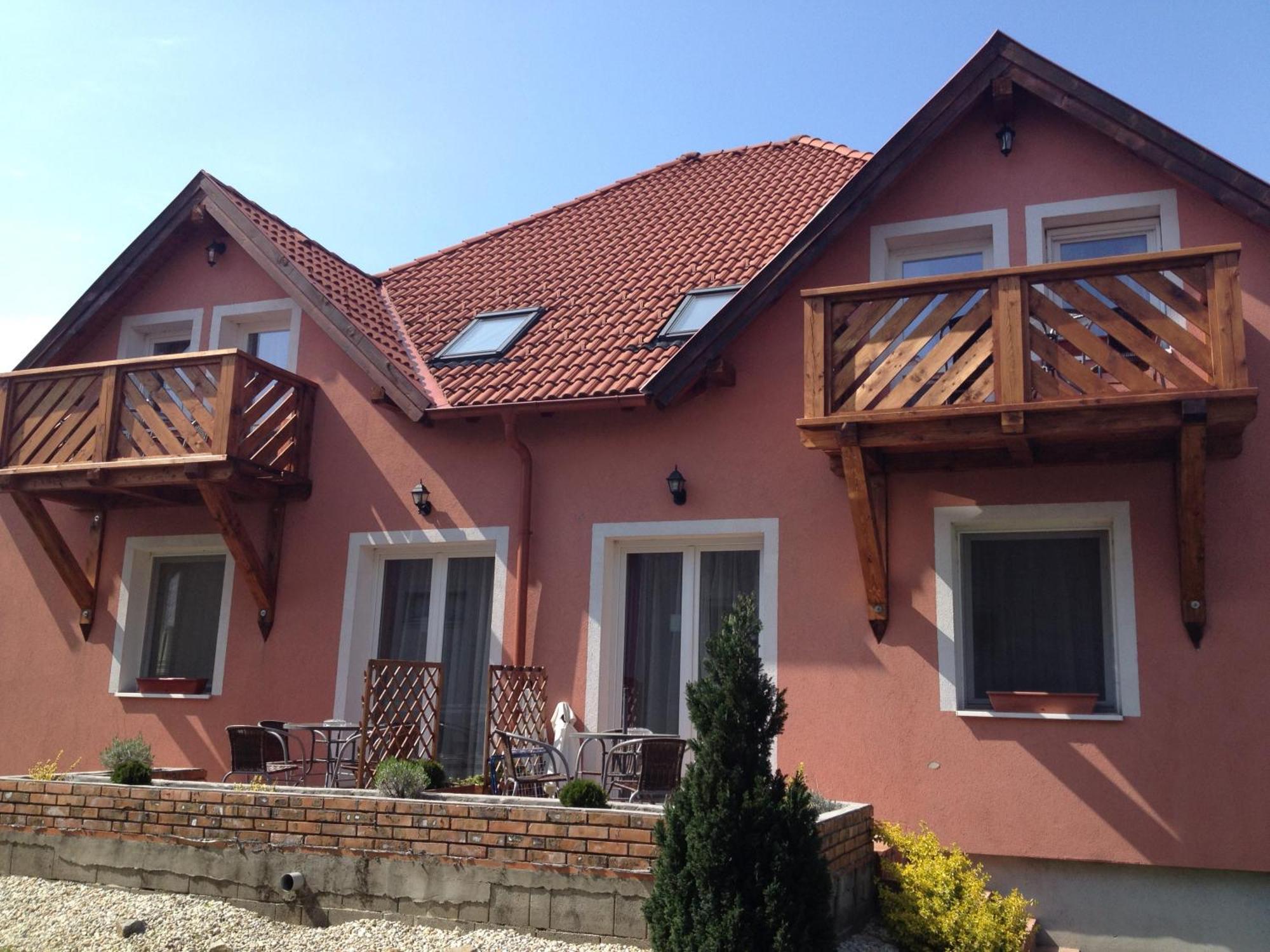 Regina Apartman Hegyko Phòng bức ảnh