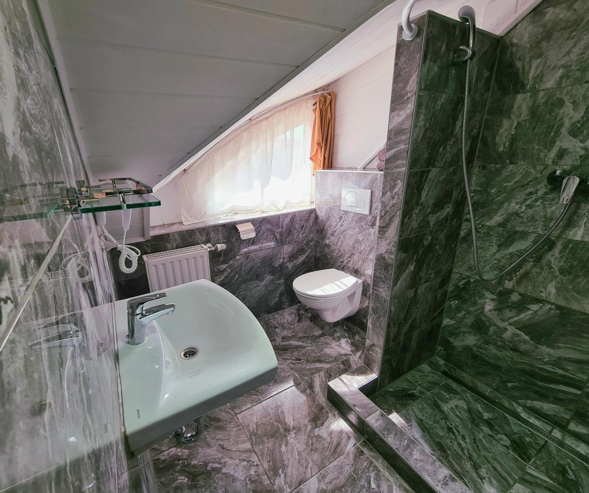 Regina Apartman Hegyko Ngoại thất bức ảnh