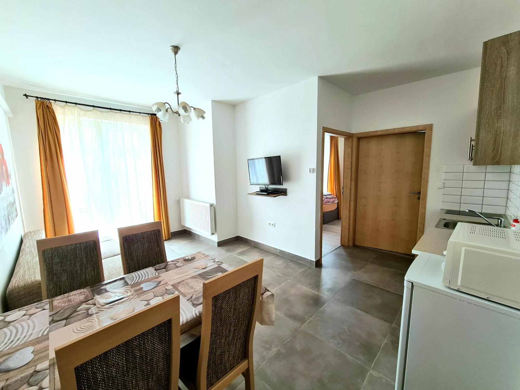 Regina Apartman Hegyko Ngoại thất bức ảnh