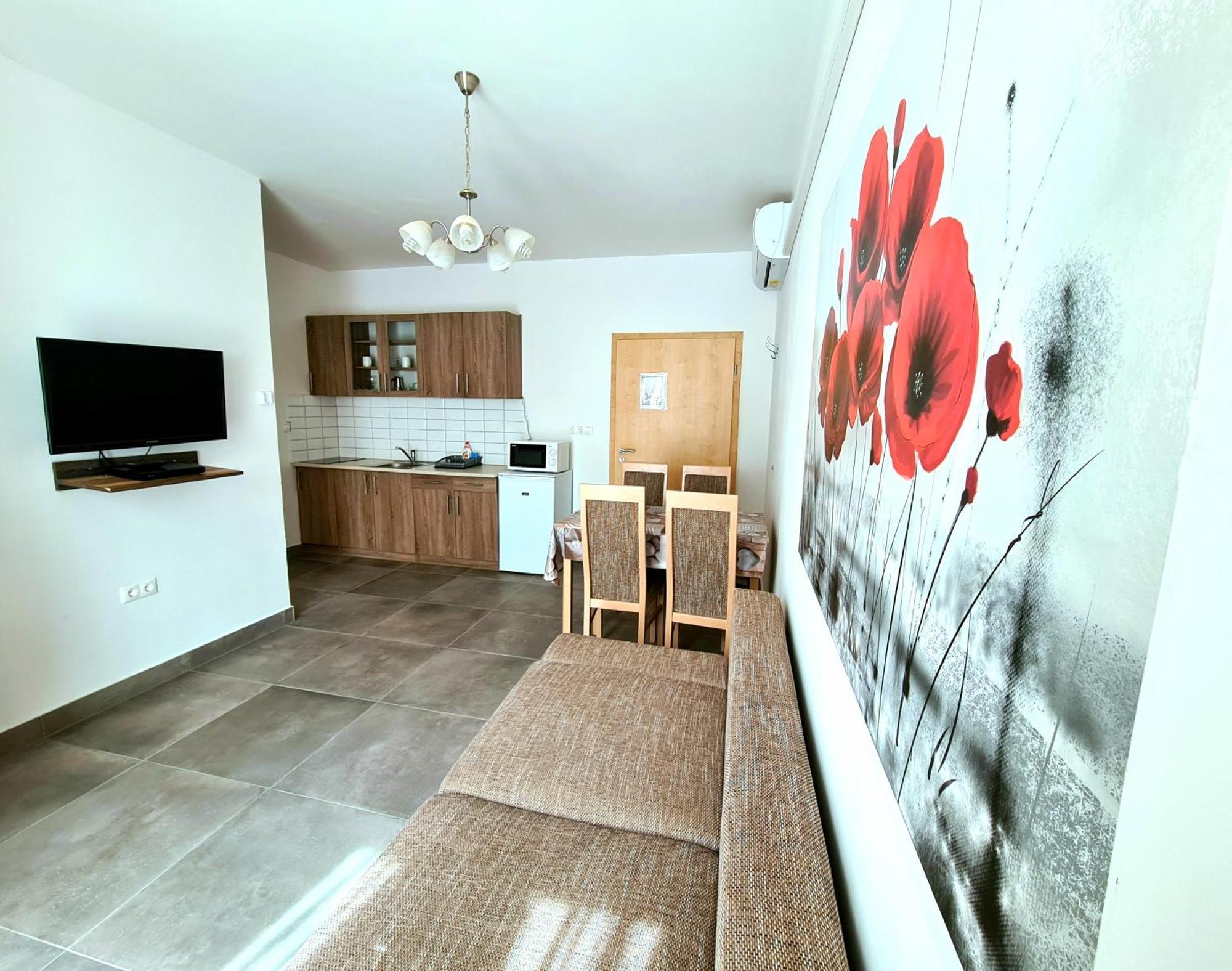 Regina Apartman Hegyko Ngoại thất bức ảnh
